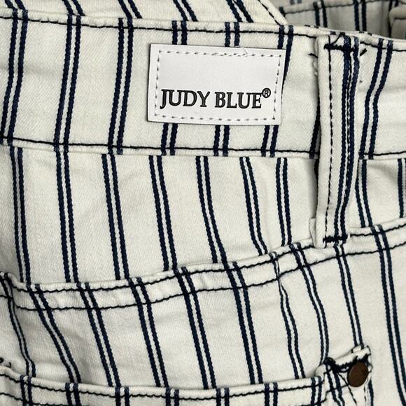 Judy Blue Railroad Stripe Overalls NWOT PLUS 1x - Picture 8 of 13